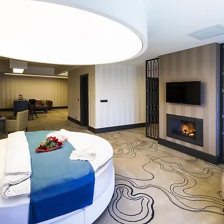 Premier Hotel 5*
