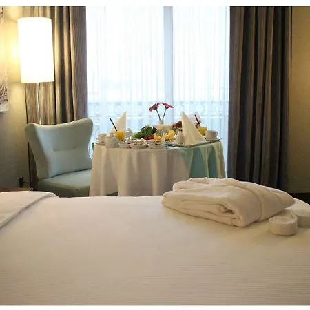 Premier Hotel 5*